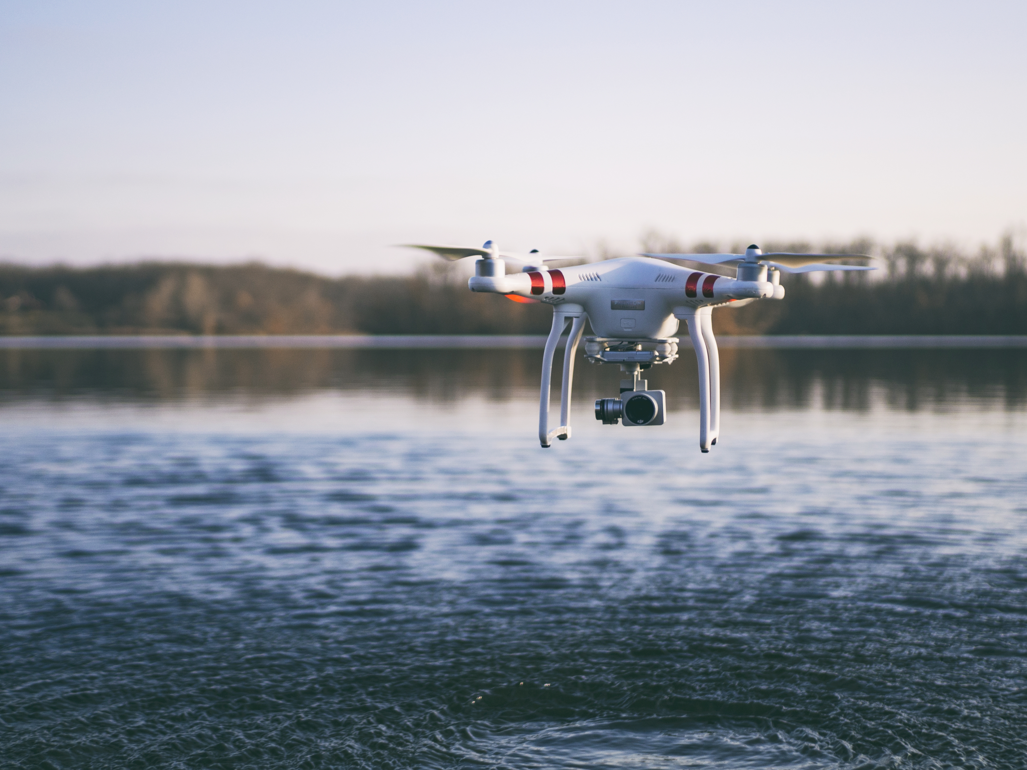 courts rule that hobbyist drone pilots no longer need FAA registration