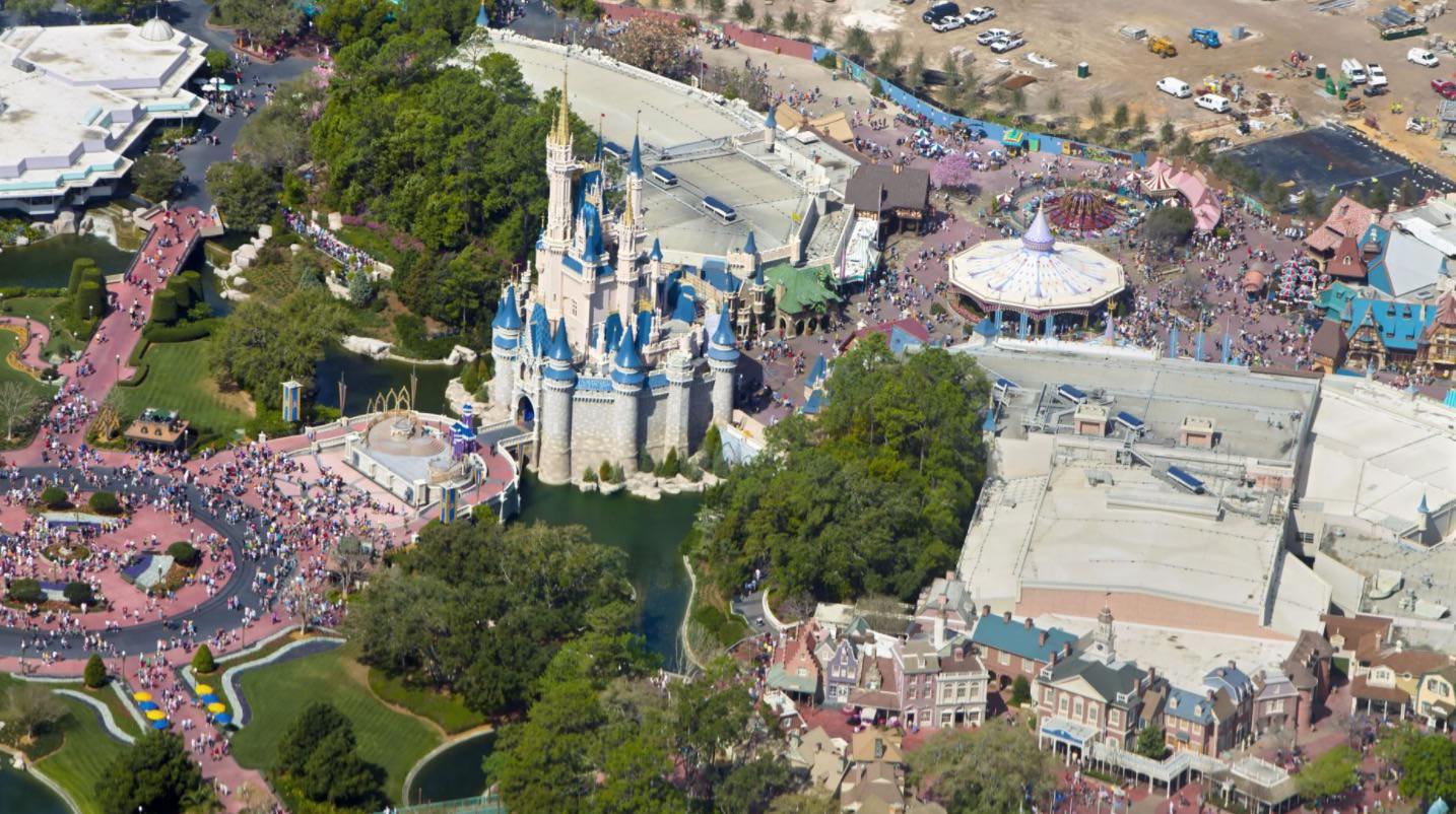 Illegal Drone Flight Over Disney World by Experienced Drone Pilot